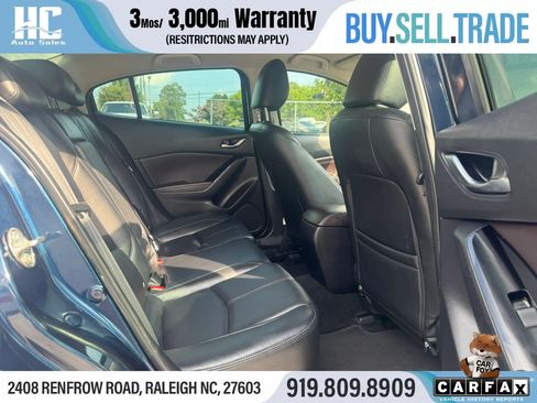 Used 2018 MAZDA MAZDA3 Touring FWD image 19