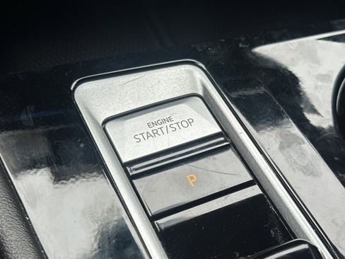 Used 2024 Volkswagen Atlas Cross Sport SEL R-Line image 23