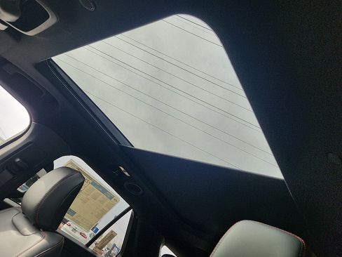 New 2026 Ford Explorer ST-Line w/ ST-Line Street Pack image 10