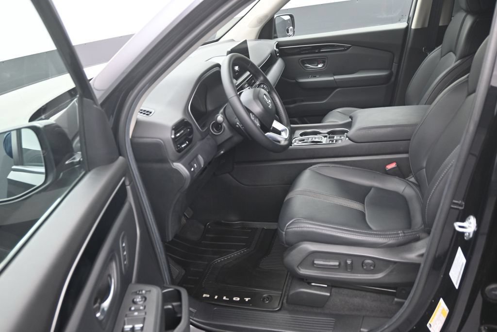 Used 2025 Honda Pilot EX-L image 10