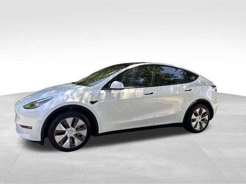 Used 2023 Tesla Model Y Long Range AWD/4WD image 2