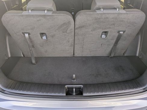 Used 2025 Kia Sorento LX image 7