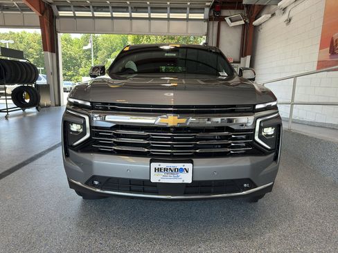 New 2025 Chevrolet Suburban Premier image 29