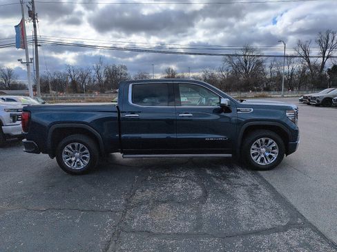 Used 2022 GMC Sierra 1500 Denali image 2