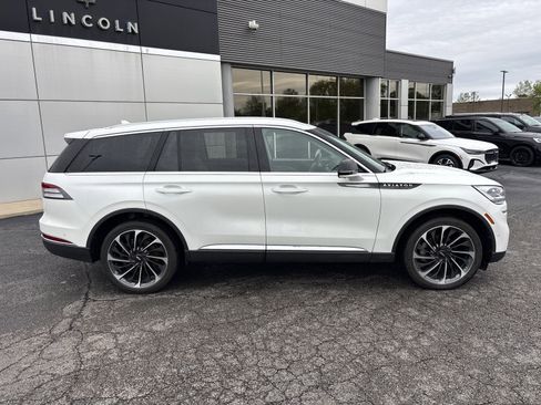 Used 2024 Lincoln Aviator Reserve w/ Equipment Group 201A AWD/4WD image 8