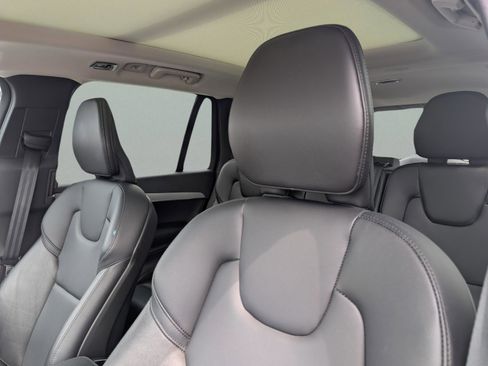 Used 2022 Volvo XC90 T5 Momentum image 71