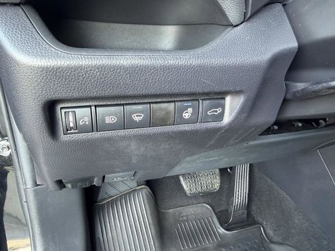 Used 2021 Toyota RAV4 XLE w/ Convenience Package AWD/4WD image 15