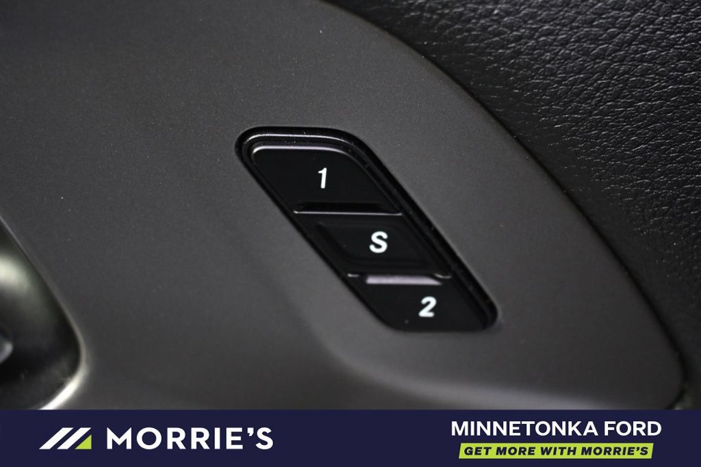 Used 2026 Chrysler Pacifica Select FWD image 27