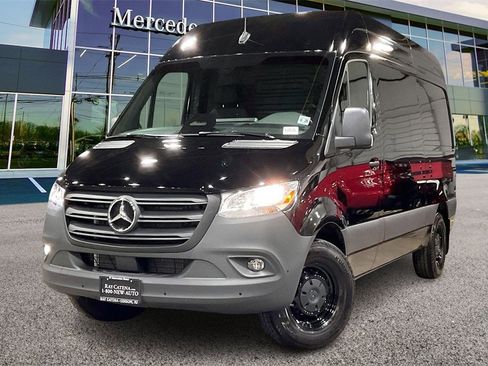Used 2025 Mercedes-Benz Sprinter 2500 image 8