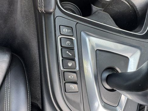 Used 2018 BMW M4 Convertible RWD image 25