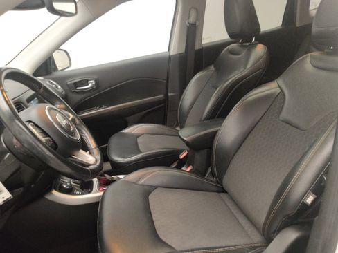Used 2019 Jeep Compass Latitude w/ Popular Equipment Group AWD/4WD image 17