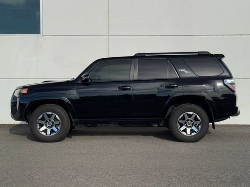 Certified 2023 Toyota 4Runner TRD Off-Road Premium w/ Off Road Premium Plus Package AWD/4WD image 4