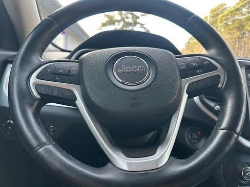 Used 2014 Jeep Cherokee Latitude w/ Comfort/Convenience Group image 18