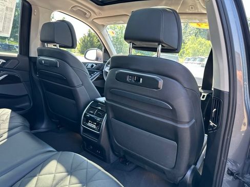 Used 2024 BMW X7 xDrive40i AWD/4WD image 32