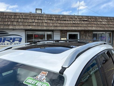 Used 2017 Ford Escape Titanium w/ Equipment Group 301A AWD/4WD image 11