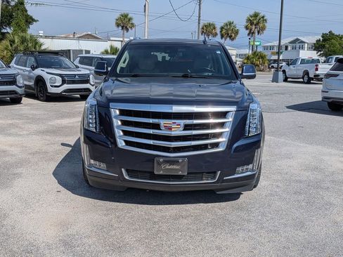 Used 2020 Cadillac Escalade Luxury AWD/4WD image 2