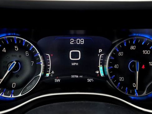 Used 2025 Chrysler Pacifica Select FWD image 27