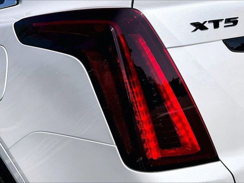 New 2026 Cadillac XT5 Premium Luxury w/ LPO, ONYX Package FWD image 15