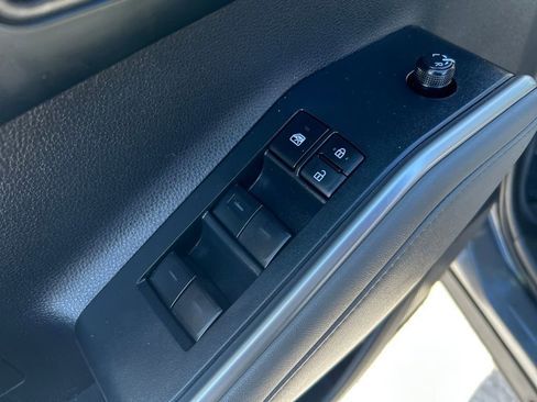 Used 2022 Toyota Highlander L image 20