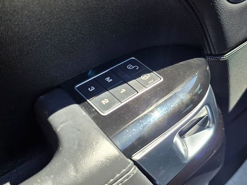 Used 2017 Land Rover Range Rover HSE image 30