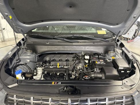 Used 2023 Hyundai Venue Limited FWD image 28