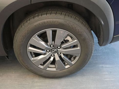 Used 2025 Nissan Pathfinder SV FWD image 12