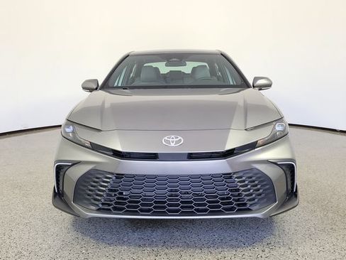 Used 2026 Toyota Camry SE FWD image 3