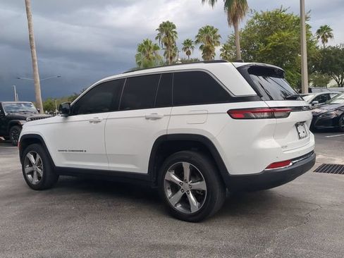 Used 2022 Jeep Grand Cherokee Limited w/ Luxury Tech Group II RWD image 7