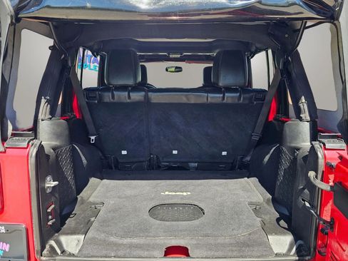 Used 2015 Jeep Wrangler Unlimited Rubicon image 20