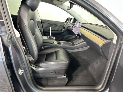 Used 2021 Tesla Model Y Long Range image 27