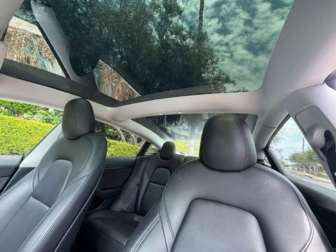 Used 2020 Tesla Model 3 Standard Range Plus image 8