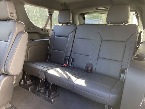 Used 2022 Chevrolet Suburban Z71 w/ Off-Road Capability Package image 29