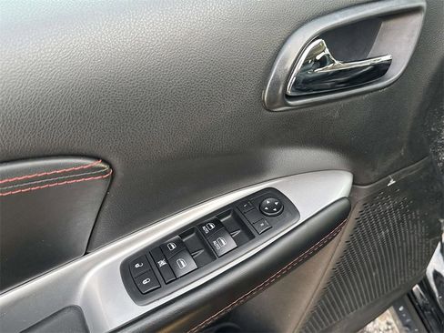 Used 2018 Dodge Journey GT image 17