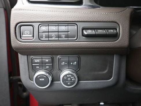 Certified 2024 GMC Yukon Denali image 34