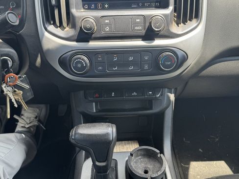 Used 2019 Chevrolet Colorado LT w/ LT Convenience Package RWD image 9