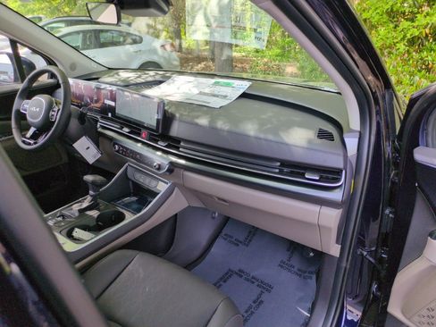 New 2026 Kia Carnival FWD image 48