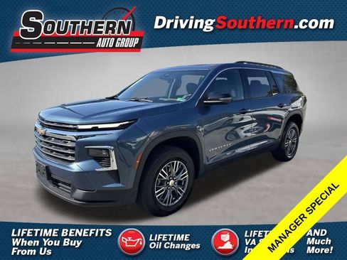 Used 2026 Chevrolet Traverse LT AWD/4WD image 1
