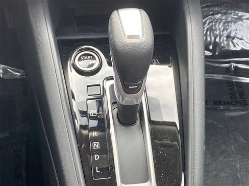 Certified 2025 Nissan Versa SR w/ Trunk Package image 9