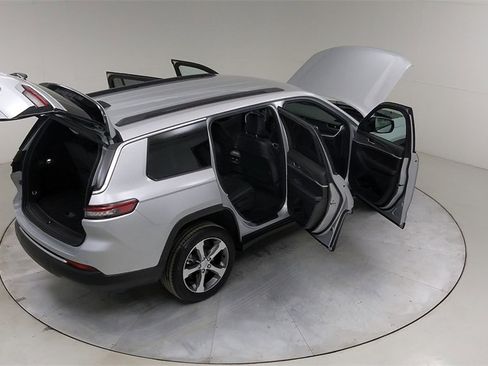 Used 2025 Jeep Grand Cherokee L Limited image 51