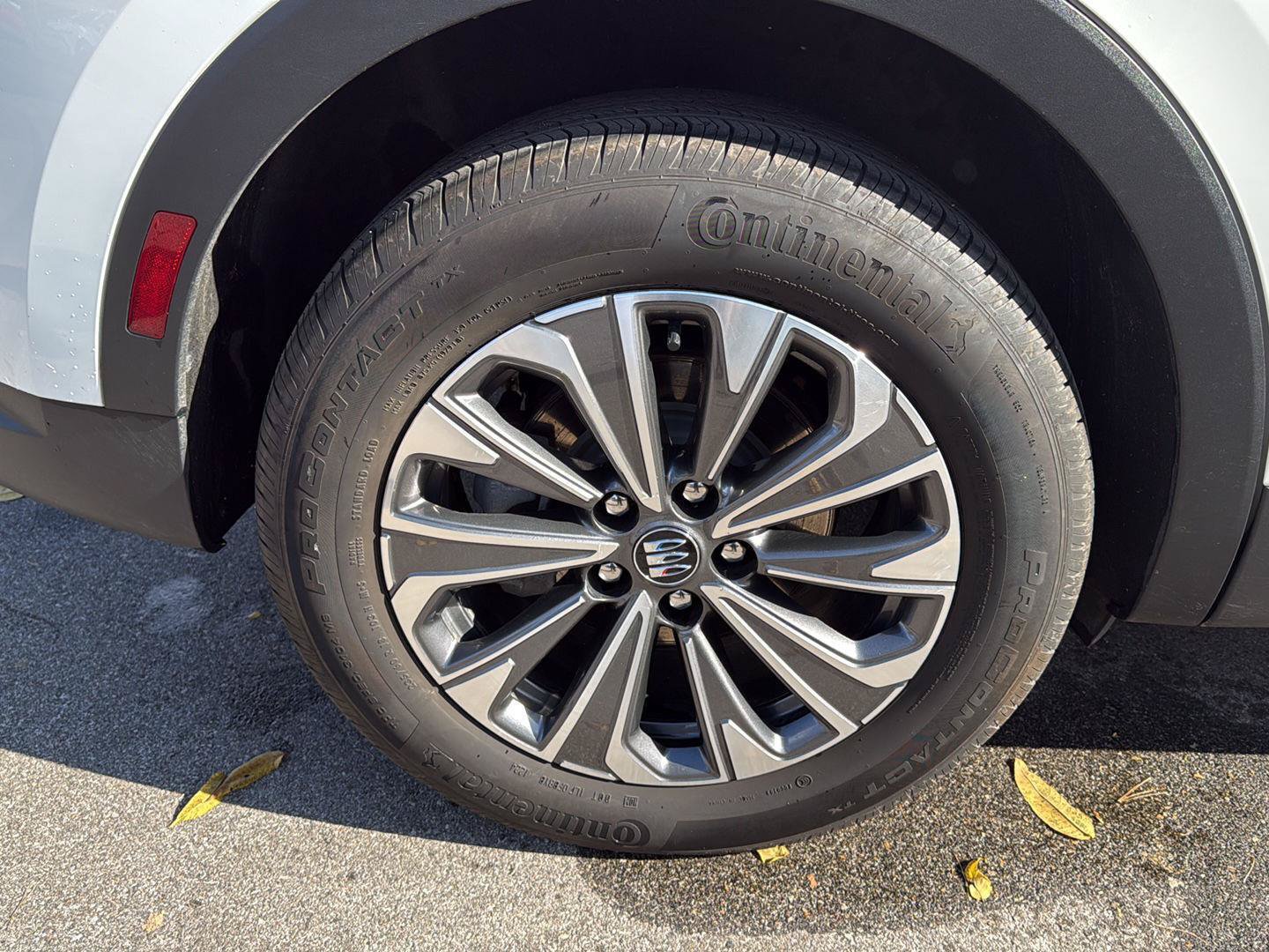 Used 2024 Buick Envision Preferred AWD/4WD image 13