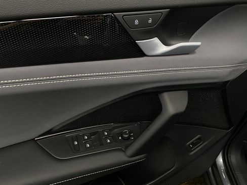 New 2026 Volkswagen Tiguan SE image 28