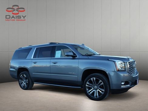 Used 2018 GMC Yukon XL Denali w/ Open Road Package image 3