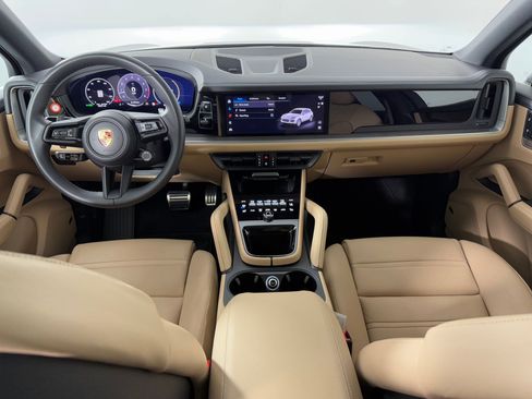 Used 2025 Porsche Cayenne S image 20