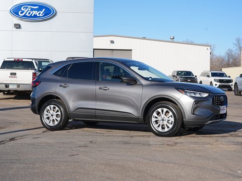 Used 2024 Ford Escape Active image 2