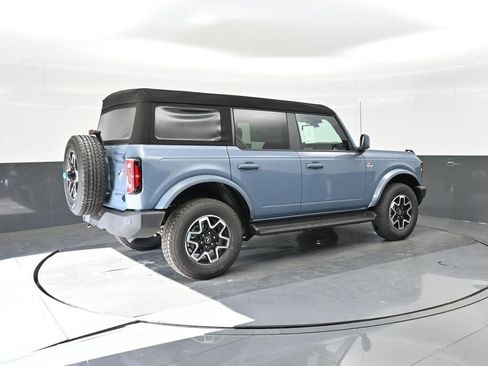 New 2025 Ford Bronco Outer Banks image 11
