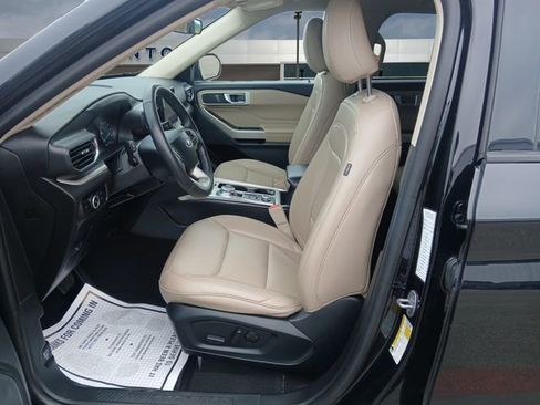 Certified 2024 Ford Explorer XLT w/ Equipment Group 202A AWD/4WD image 9
