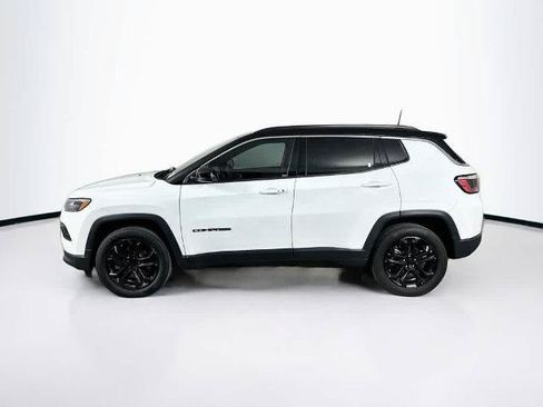 Used 2024 Jeep Compass Limited AWD/4WD image 3