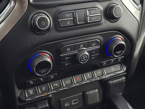 Used 2021 Chevrolet Silverado 2500 LTZ w/ LTZ Premium Package image 34