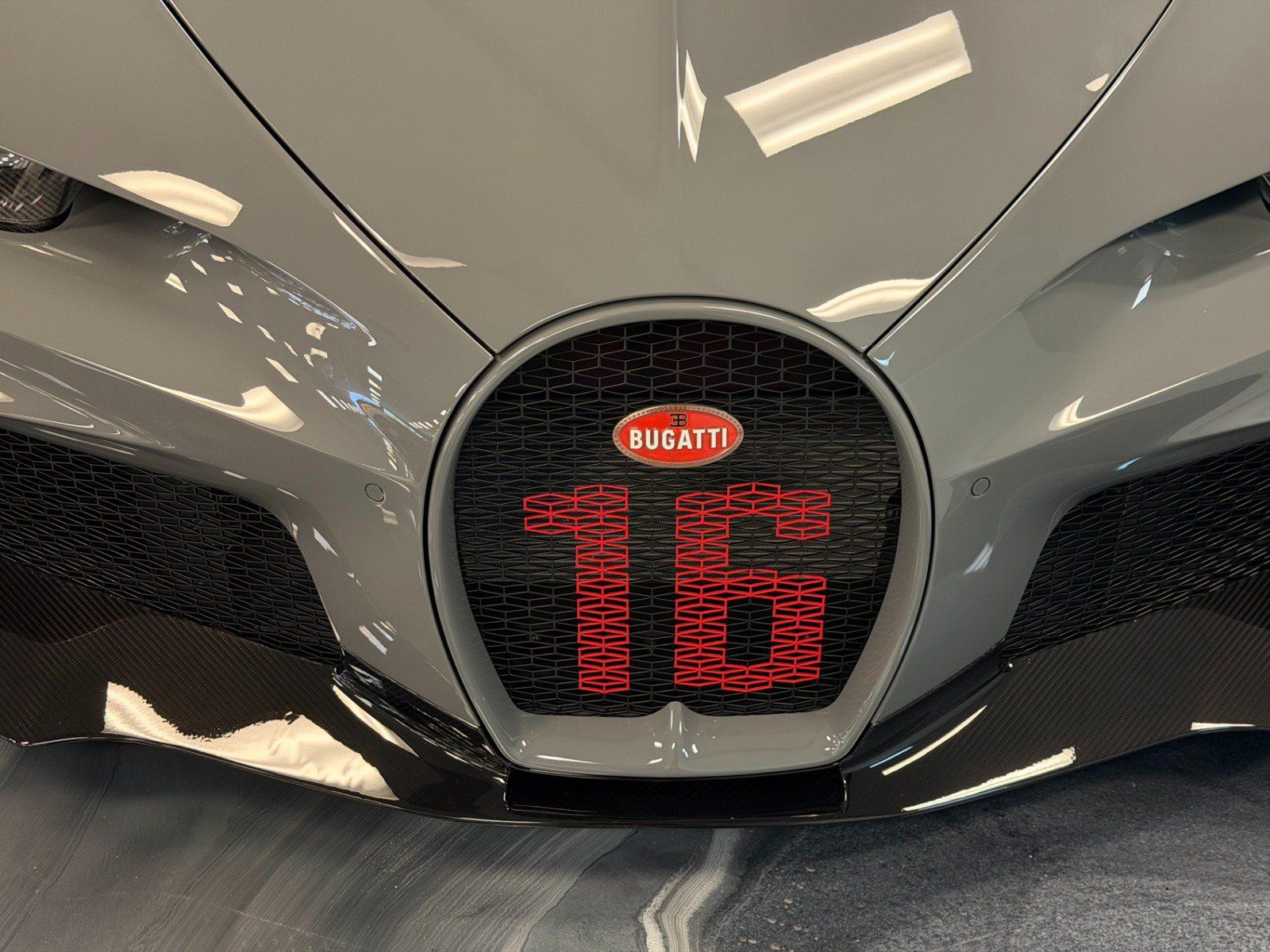 Used 2024 Bugatti Chiron Super Sport AWD/4WD image 7