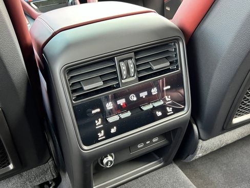 New 2026 Porsche Cayenne E-Hybrid Coupe AWD/4WD image 18